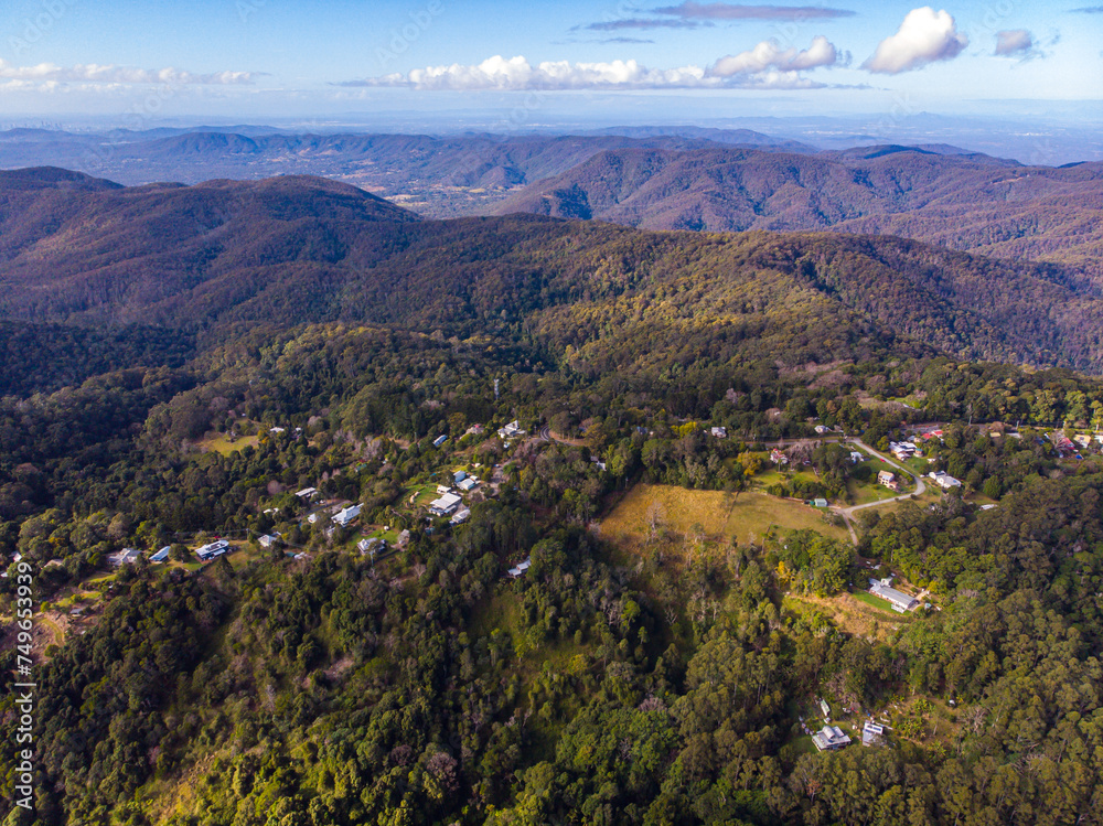 Fototapeta premium aerial panorama of d'aguilar national park near brisbane in queensland, australia; aerial view of rainforest in the mountains