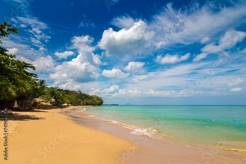 Relax bay beach on Koh Lanta Yai © Sergii Figurnyi