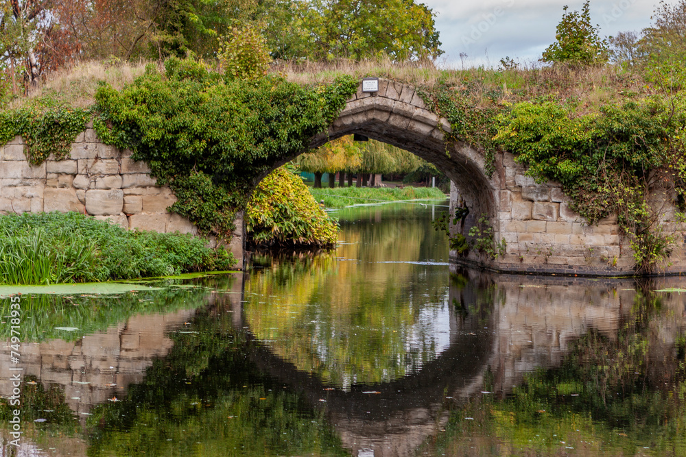 Old Bridge over River Avon at Warwick Castle, Warwick, England