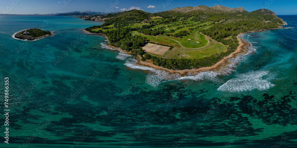 Club de Golf de Alcanada, Islas baleares.
27 de Febrero 2024
Golf from Alcanada, Alcudia 
Light House.