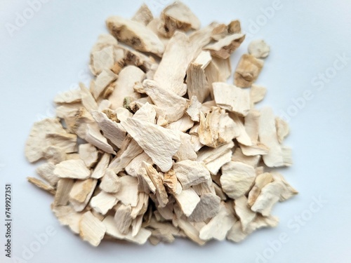 Dried horseradish for better aroma.