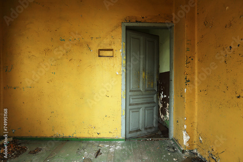 old abandonded room
