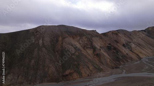Obraz na płótnie Landmannalaugar is a location in Iceland's Fjallabak Nature Reserve in the Highlands. It is on the edge of the Laugahraun lava field. This lava field was formed by an eruption in 1477. w salonie