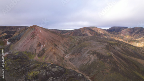 Obraz na płótnie Landmannalaugar is a location in Iceland's Fjallabak Nature Reserve in the Highlands. It is on the edge of the Laugahraun lava field. This lava field was formed by an eruption in 1477. w salonie