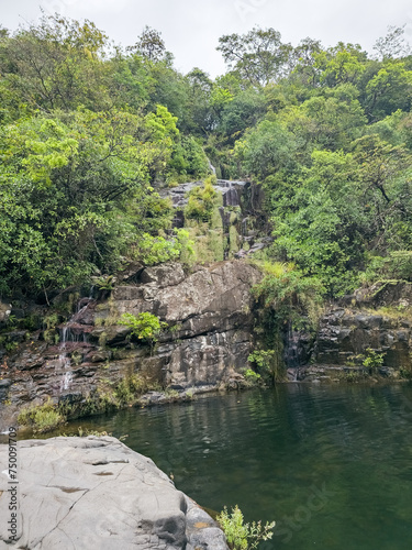 Caminata por la monta  a  naturaleza y cascadas Panama