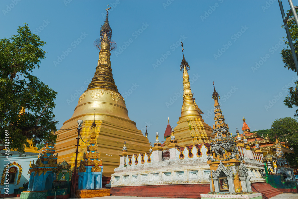 Fototapeta premium Shwe Sayan Ancient Pagoda, Dala