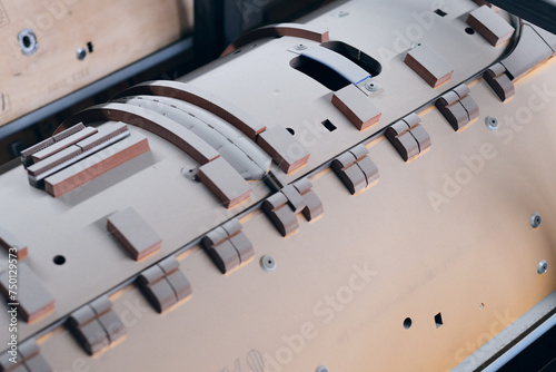 Φωτογραφία Wooden Flat and Rotary Die Ejection Rubber Installation Rotary Cutting Dies,