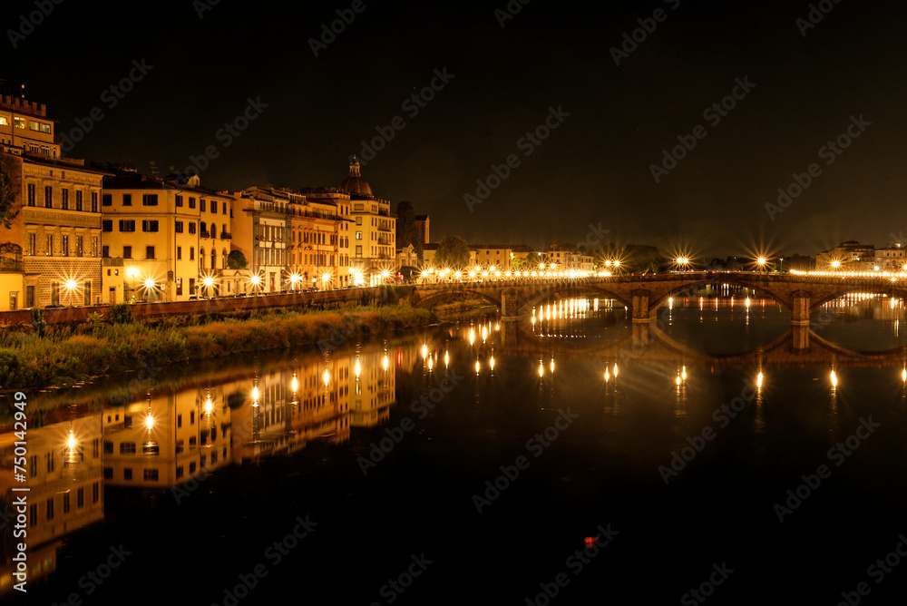 Arno river in Firenze at night 