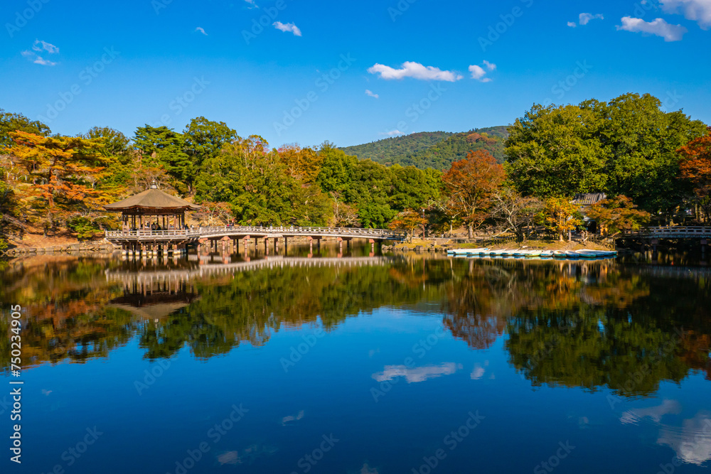 秋が近づく奈良の浮御堂