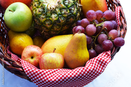basket fruits