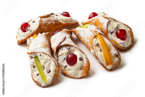 Quadro su tela Cannoli siciliani, tipico dessert siciliano con ricotta, frutta candita e gocce