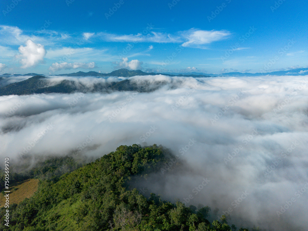 High-angle landscape in the sea of ​​mist exploring many forest areas the legend of the forest sky at the center of perfection. And the views here are the breathtaking pinnacle of winter in Thailand.