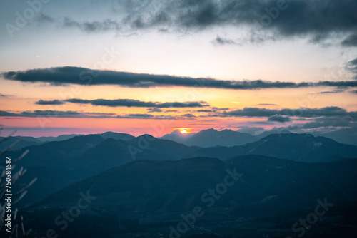 sunrise in the mountains © Jonas