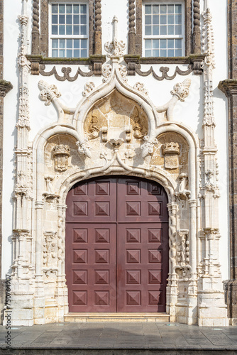detail of door on the front facade of the main church of São Sebastião. Ponta Delgada © Pedro Emanuel 