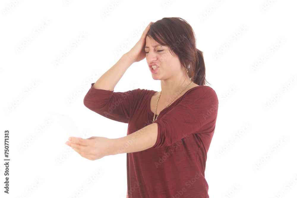 Frau mit Brief, verärgert, lachend, freudig, traurig Frau mit Brief, verärgert, lachend, freudig, traurig