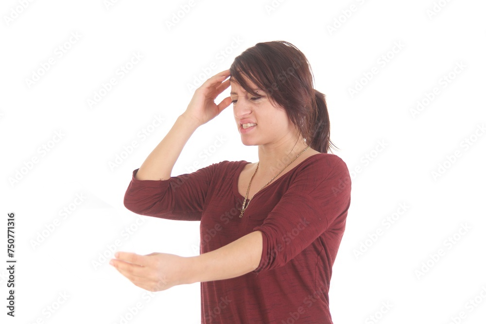 Frau mit Brief, verärgert, lachend, freudig, traurig