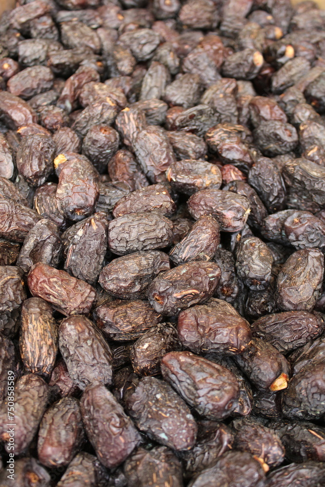 Dried and wet Medina date varieties Dried and wet Medina date varieties