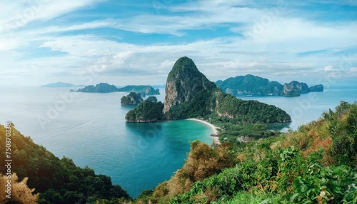  Paisaje pintoresco.Oceano y montañas.Viajes y aventuras alrededor del mundo.Islas de Tailand