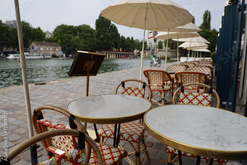 brasserie terrace on the Ourcq Canal embankments 