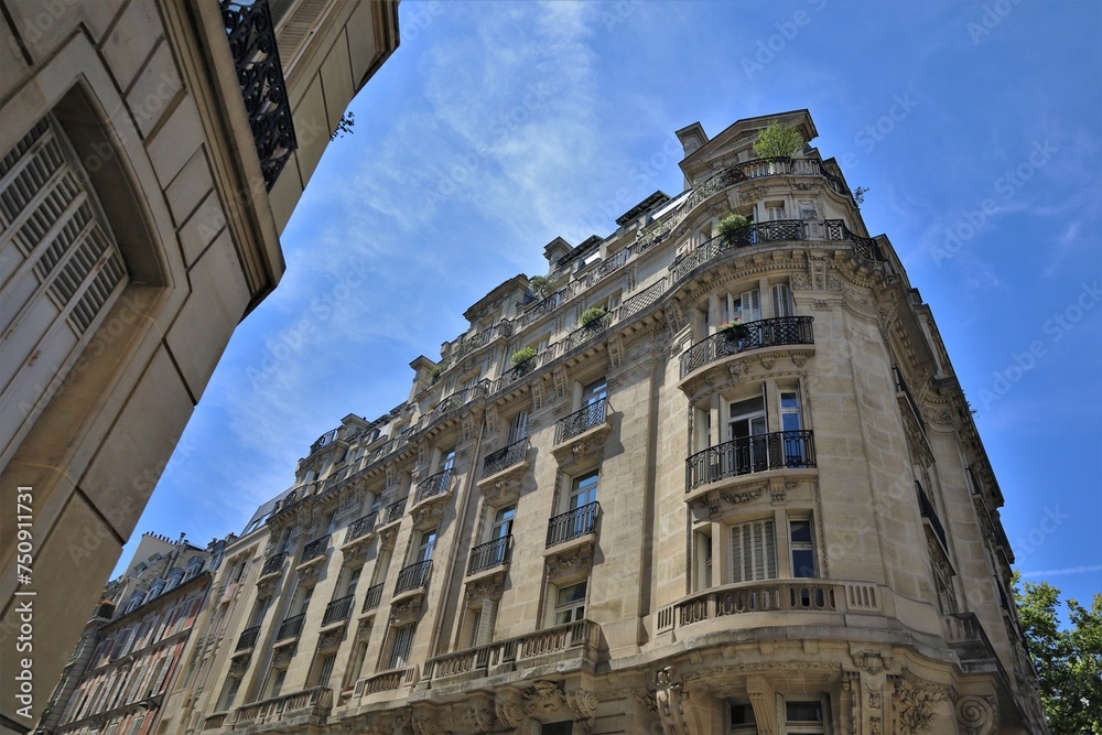 Fototapeta premium real estate in wealthy neighborhood of Paris , 8th arrondissement