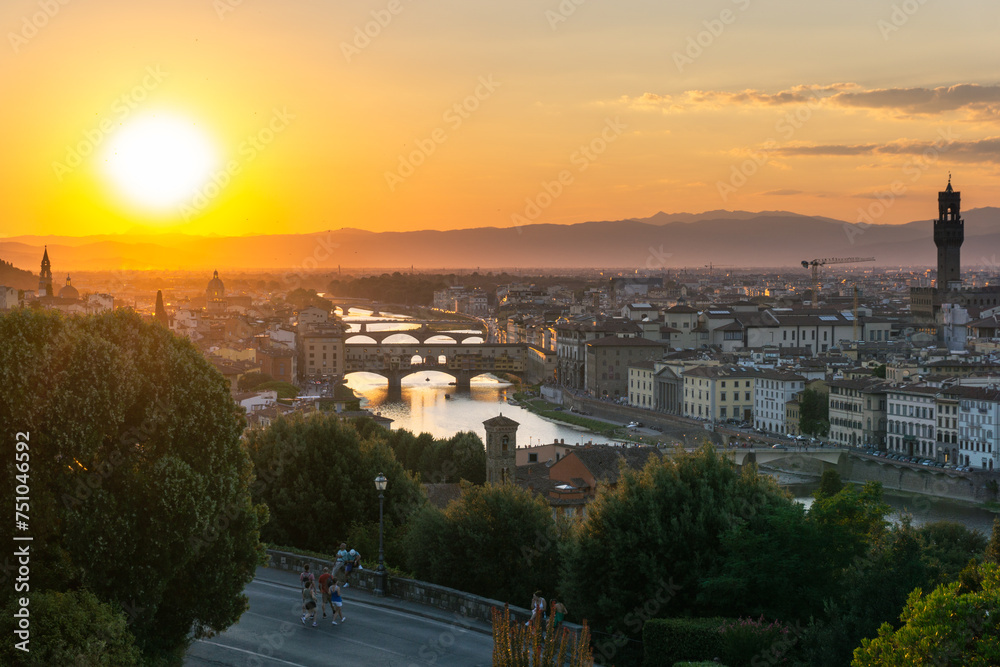 Puesta de sol en el Arno
