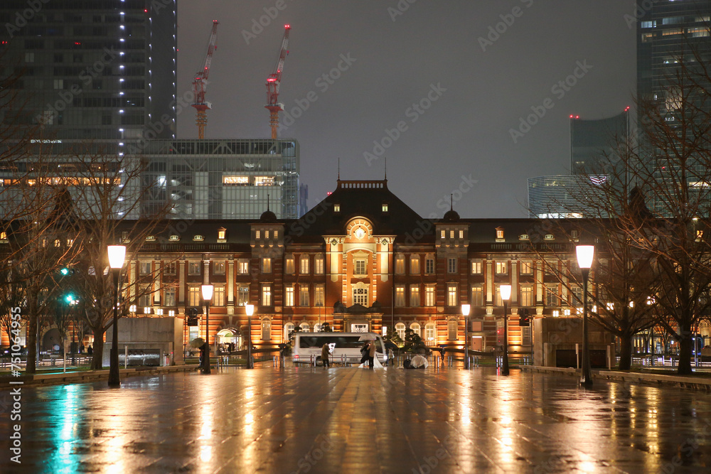 雨の日の東京駅