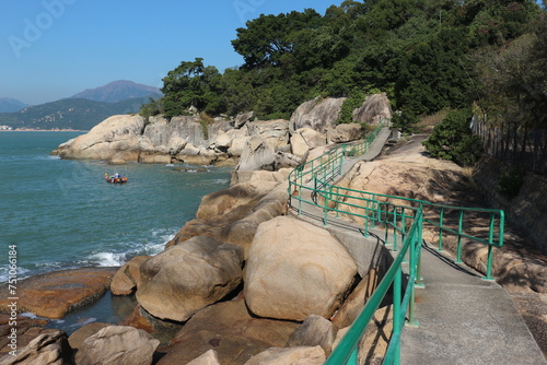 Photography 香港　長洲島の岩場と歩道