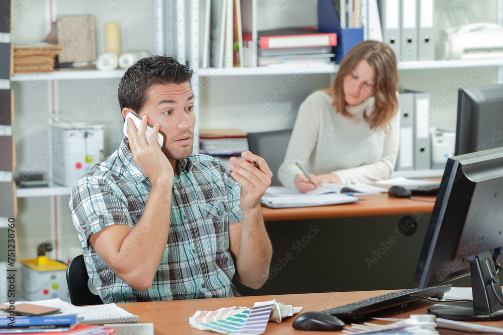 Obraz premium an architect is getting annoyed