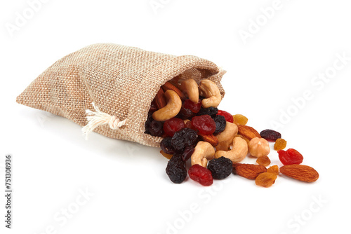 Dry mix of nuts
