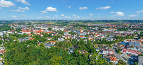 Die oberbayerische Stadt Mühldorf in der Region Inn-Salzach von oben © ARochau