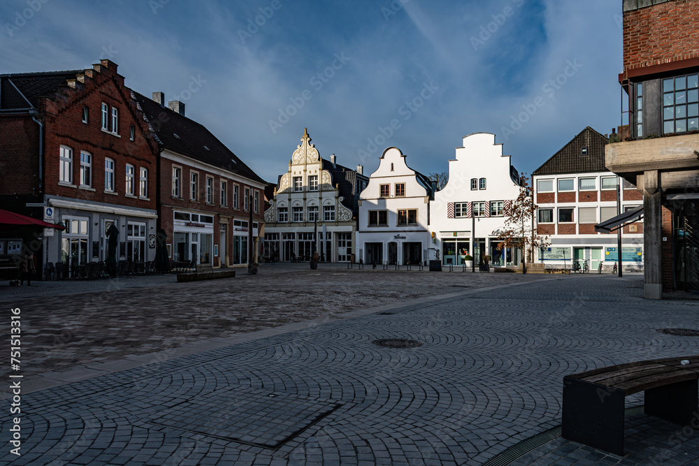Der alte Marktplatz von Rheine mit seinen aus dem Mittelalter stammenden Bürgerhäusern