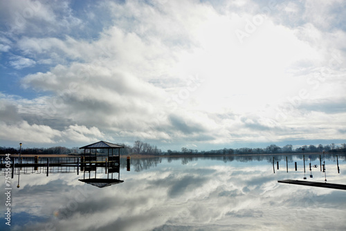 Beetzsee bei Radewege im Havelland mit Seebr  cke