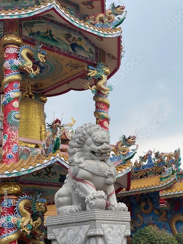 chinese dragon statue