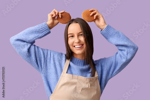 Funny young woman with tast...