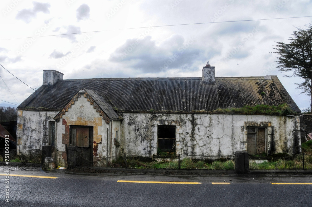 Fototapeta premium old farm house