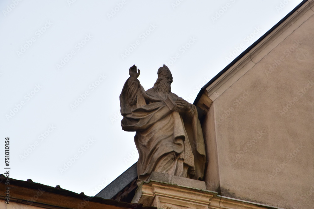 Fototapeta premium statue of st john the baptist
