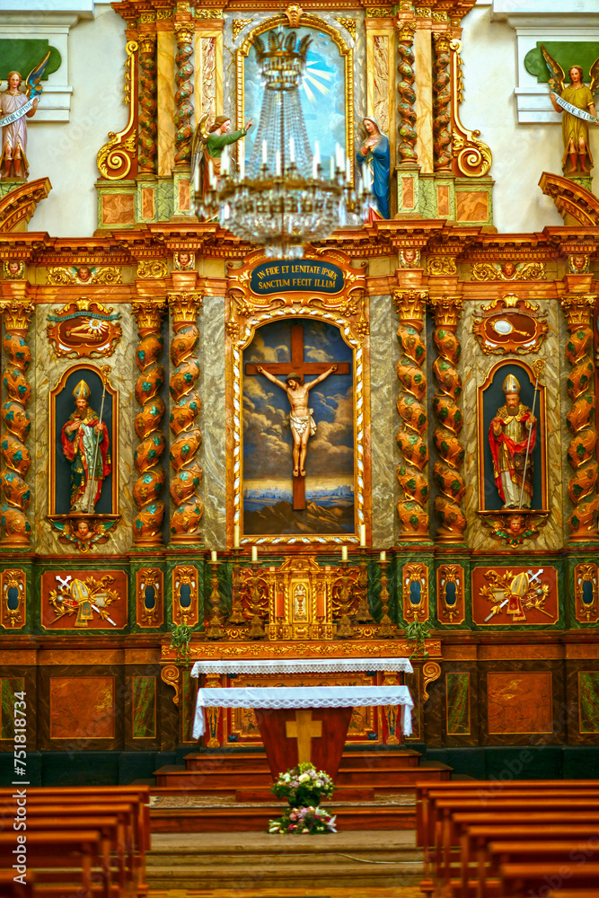 Obraz premium Innenansicht der Kirche St-François in Annecy (Haute-Savoie, Auvergne-Rhône-Alpes) Frankreich