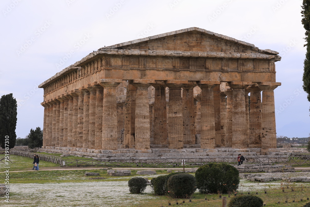 Fototapeta premium paestum ruins temples, italy