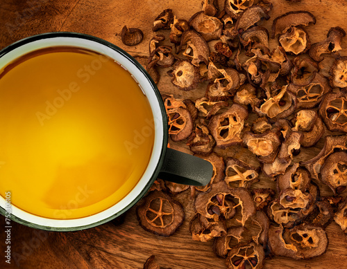 Teetasse mit Mispeltee