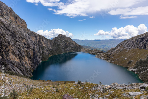 Fototapeta Naklejka Na Ścianę i Meble -  lake and mountains