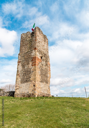 Photos Tower of the castle (Torre delle castelle) in Gattinara, in the province of Verc
