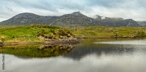 Obraz na płótnie Morning scene with a cloudy day in Galway Ireland, Pine Island w salonie