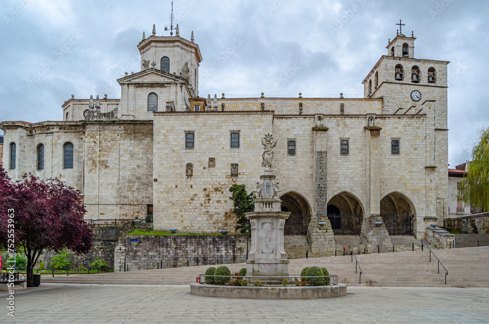 Obraz premium The Gothic Cathedral of the Assumption of Our Lady in Santander, Spain