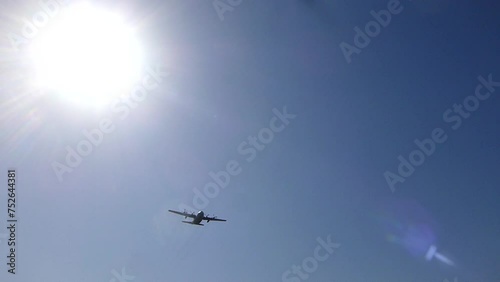 上空を通過するC-130H輸送機 (航空自衛隊小牧基地, 2024年3月） photo