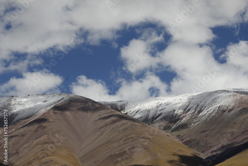 Montañas nevadas.