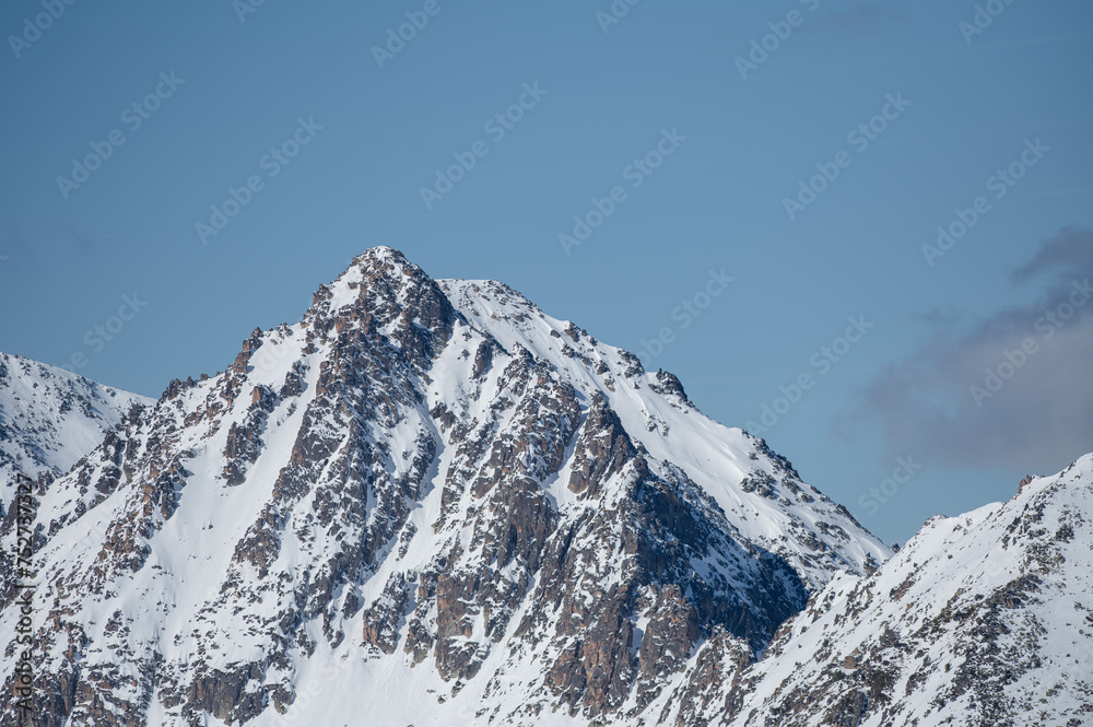 Obraz premium Mountains in the Pyrenees from the Grandvalira ski resort in Andorra