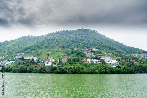 Obraz na płótnie Beautiful Bhimtal Lake is a lake in the town of Bhimtal, in the Indian state of Uttarakhand. Green water lake w salonie