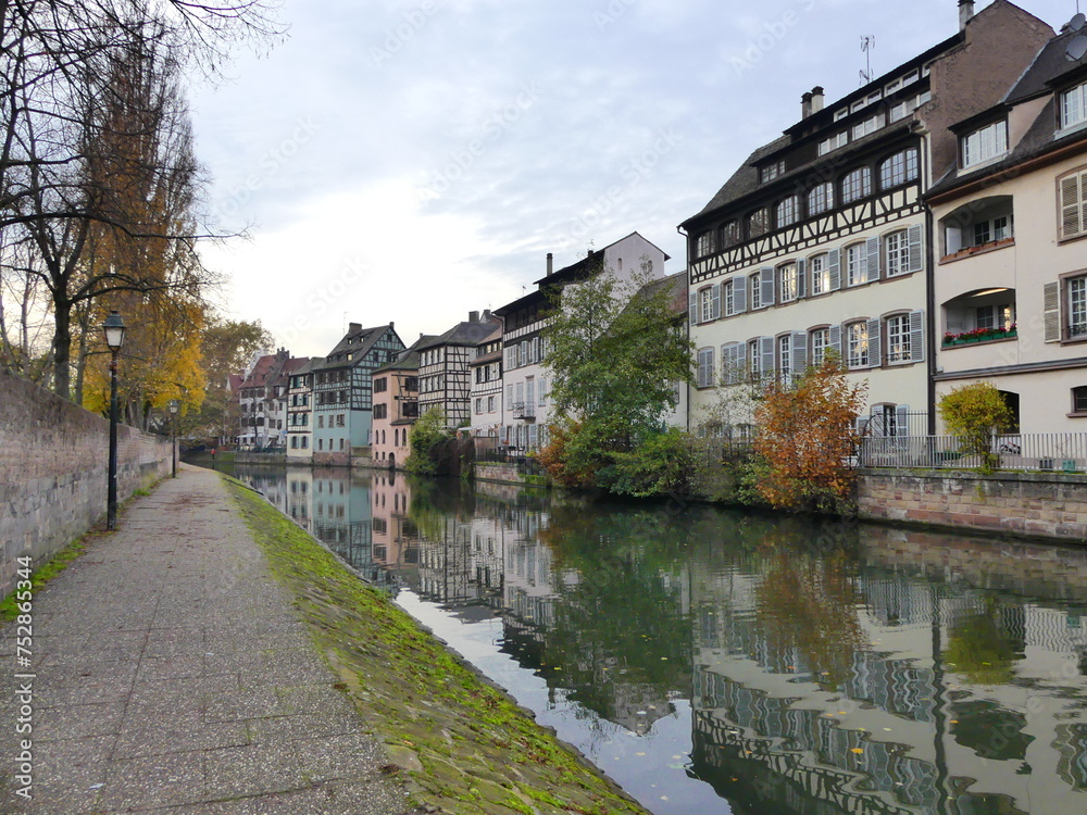 Fototapeta premium Maisons à colombages à Strasbourg
