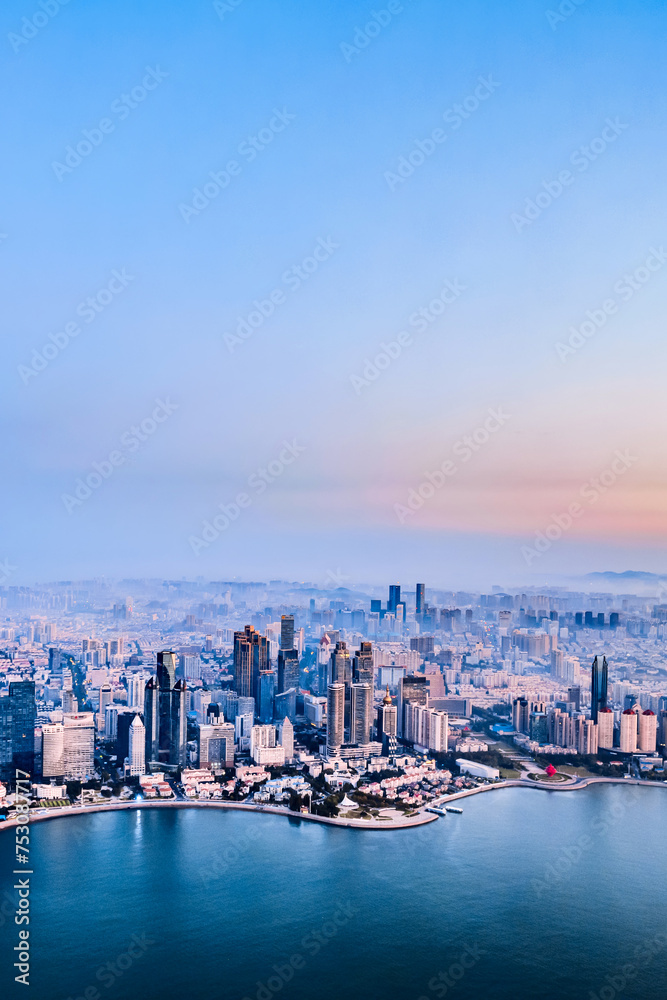 Obraz premium Aerial photography of the coastal architecture complex in Fushan Bay, Qingdao, Shandong, China