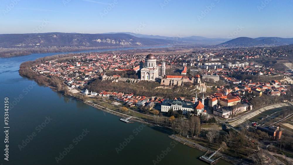 Aerial photos of the Basilica of Esztergom in Hungary on a sunny winter day.
Esztegomi Bazilika, Duna, Danube, Bridge, Hungary.
